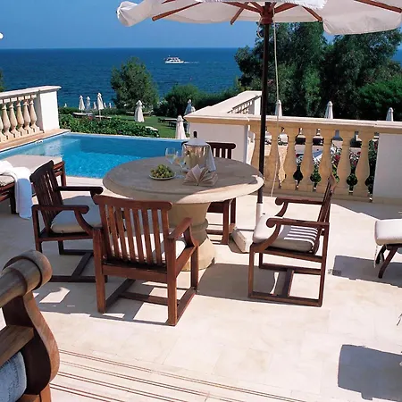 Anassa Πόλη